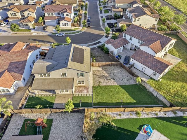 7487 Amonde Way, Elk Grove, CA 95757