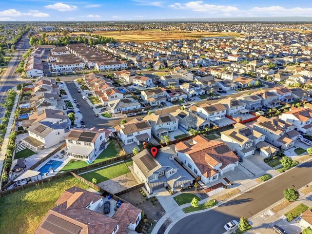 7487 Amonde Way, Elk Grove, CA 95757