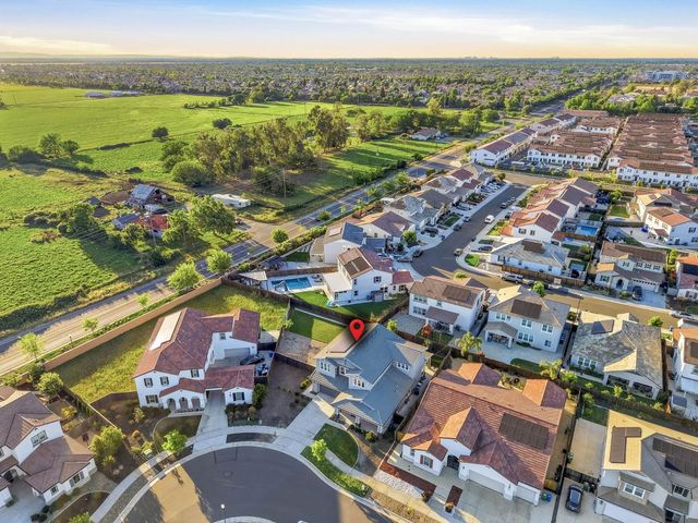 7487 Amonde Way, Elk Grove, CA 95757