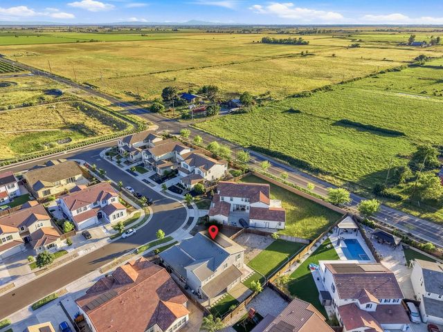 7487 Amonde Way, Elk Grove, CA 95757