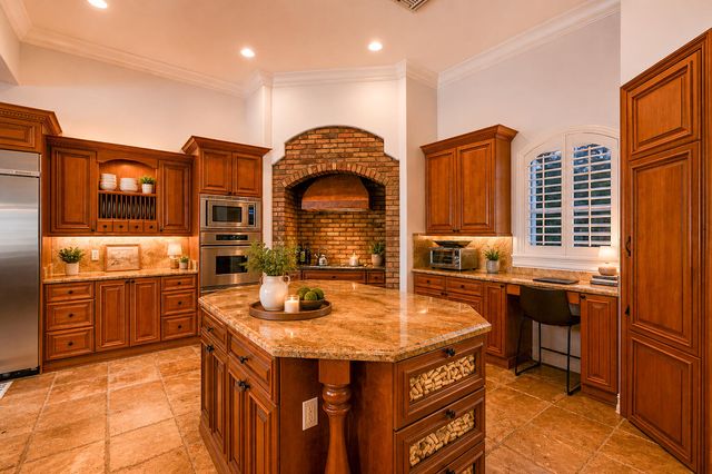 4051 E RIDGEVIEW Drive, Davie, FL 33330