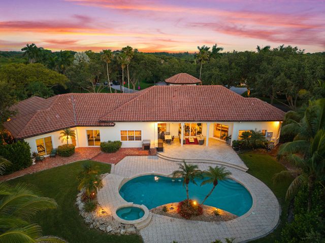 4051 E RIDGEVIEW Drive, Davie, FL 33330
