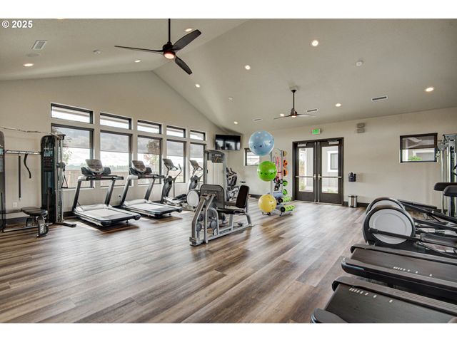 4395 Se CENTURY Blvd, Hillsboro, OR 97123