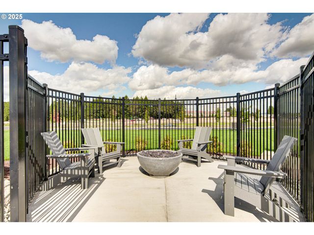 4395 Se CENTURY Blvd, Hillsboro, OR 97123