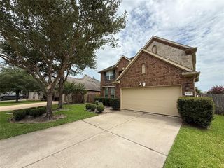 6165 Bridgewater Lane, League City, TX 77573