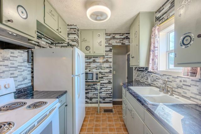 825 Kappes Street, Indianapolis, IN 46221