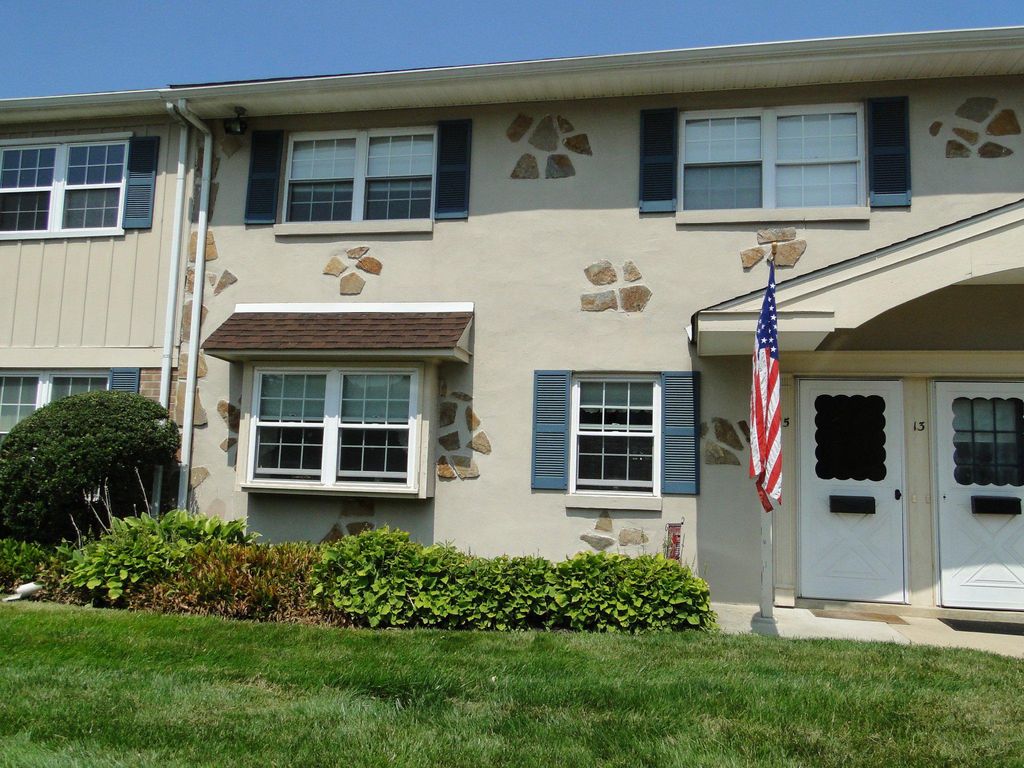 15 KEARNEY DR, North Wales, PA 19454