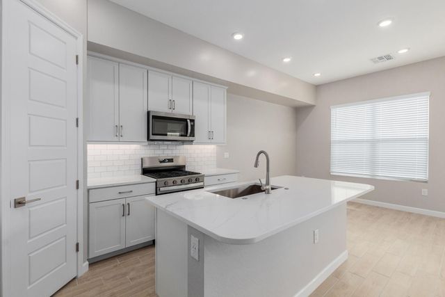 5039 E Campo Bello Drive, Scottsdale, AZ 85254