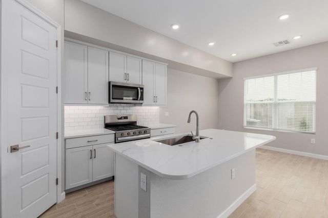 5039 E Campo Bello Drive, Scottsdale, AZ 85254