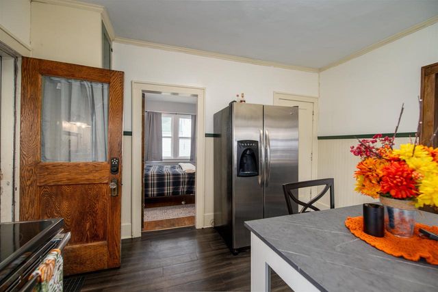 230 E IRVING AVENUE, Oshkosh, WI 54901