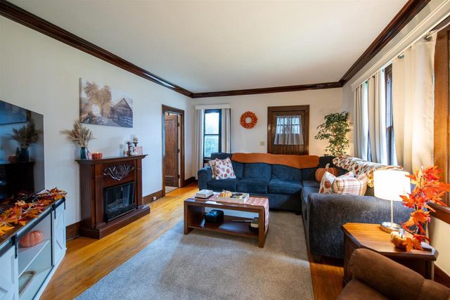 230 E IRVING AVENUE, Oshkosh, WI 54901