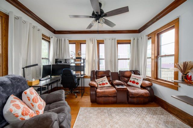 230 E IRVING AVENUE, Oshkosh, WI 54901