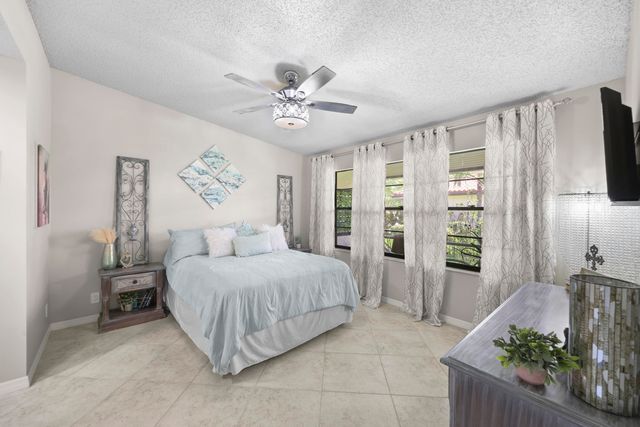 39 Bethesda Park Circle L39, Boynton Beach, FL 33435