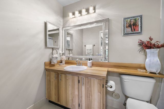 39 Bethesda Park Circle L39, Boynton Beach, FL 33435