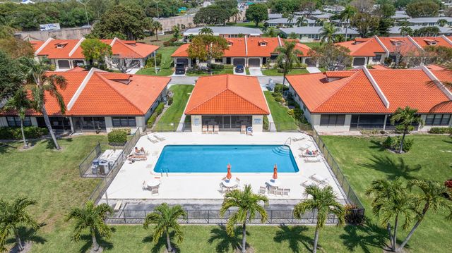 39 Bethesda Park Circle L39, Boynton Beach, FL 33435
