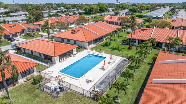 39 Bethesda Park Circle L39, Boynton Beach, FL 33435