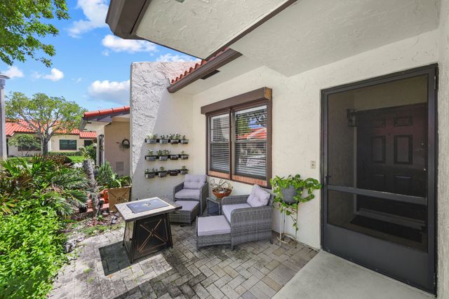 39 Bethesda Park Circle L39, Boynton Beach, FL 33435