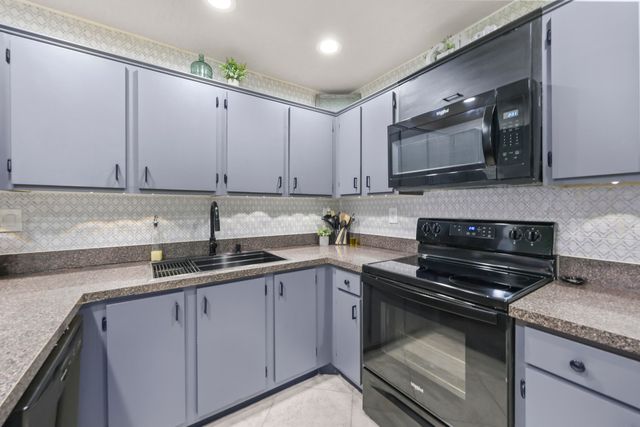 39 Bethesda Park Circle L39, Boynton Beach, FL 33435