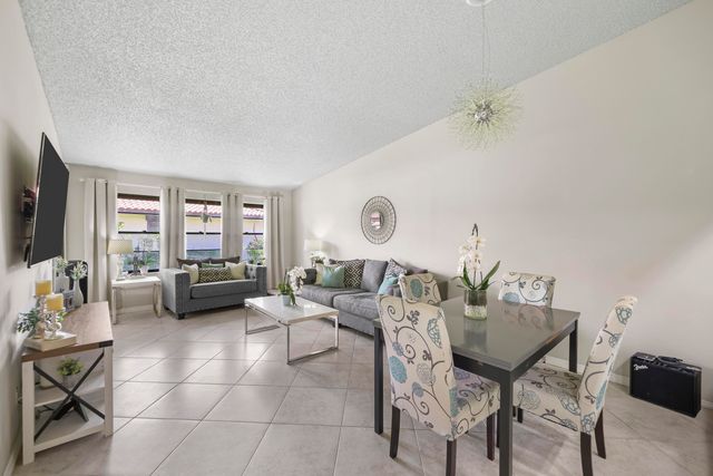 39 Bethesda Park Circle L39, Boynton Beach, FL 33435