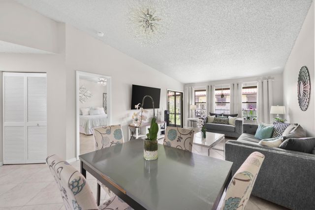 39 Bethesda Park Circle L39, Boynton Beach, FL 33435