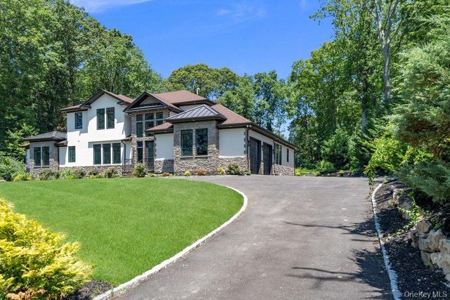 21 Arista Drive, Dix Hills, NY 11746