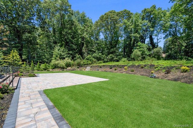 21 Arista Drive, Dix Hills, NY 11746
