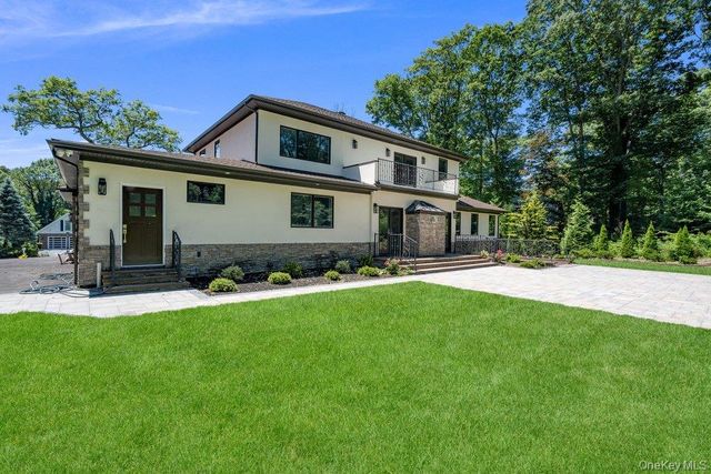 21 Arista Drive, Dix Hills, NY 11746