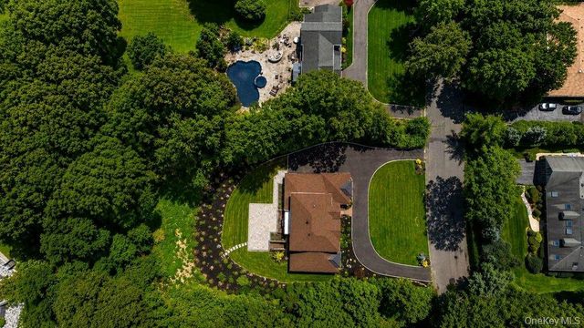 21 Arista Drive, Dix Hills, NY 11746