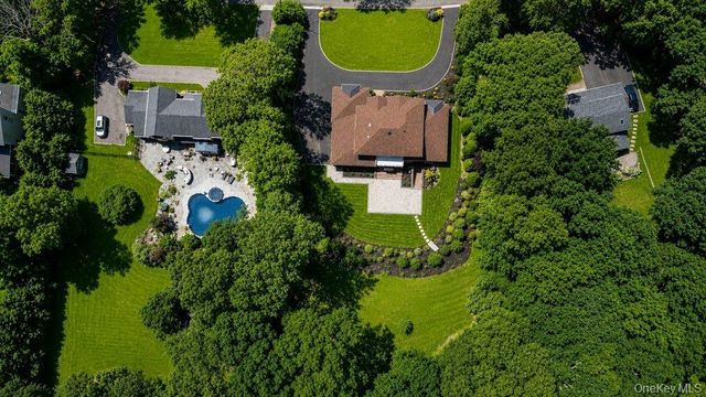 21 Arista Drive, Dix Hills, NY 11746