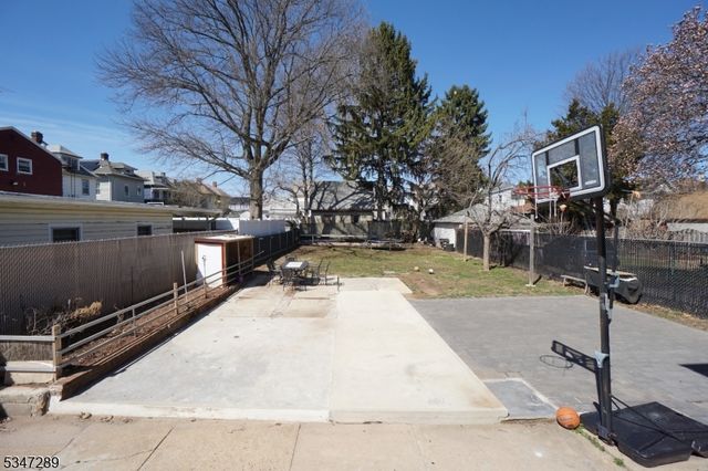 257 LINCOLN AVENUE, Elizabeth City, NJ 07208