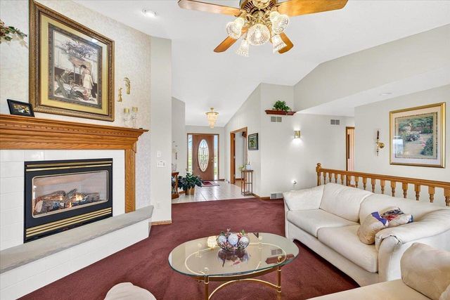 10123 Fertile Ridge Road, Mount Horeb, WI 53572