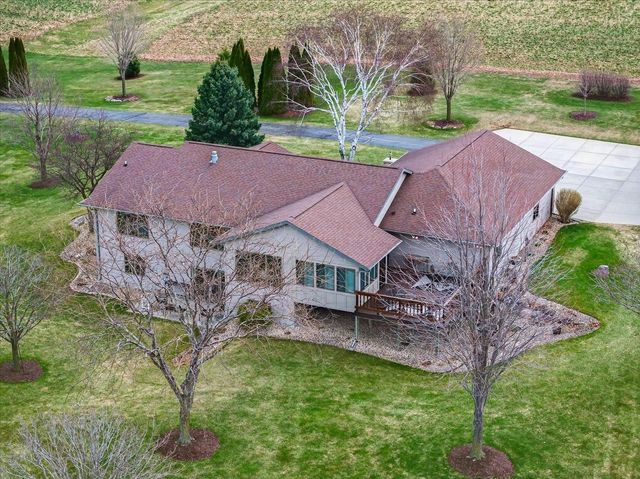 10123 Fertile Ridge Road, Mount Horeb, WI 53572