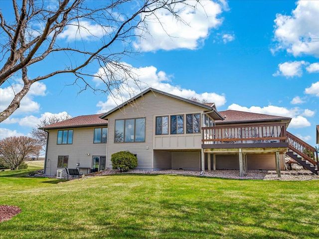 10123 Fertile Ridge Road, Mount Horeb, WI 53572