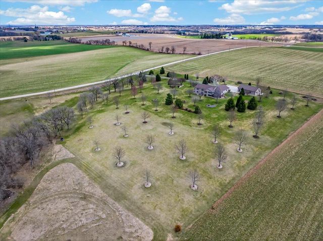 10123 Fertile Ridge Road, Mount Horeb, WI 53572