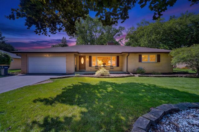 3523 W Pelican LANE, Brown Deer, WI 53209