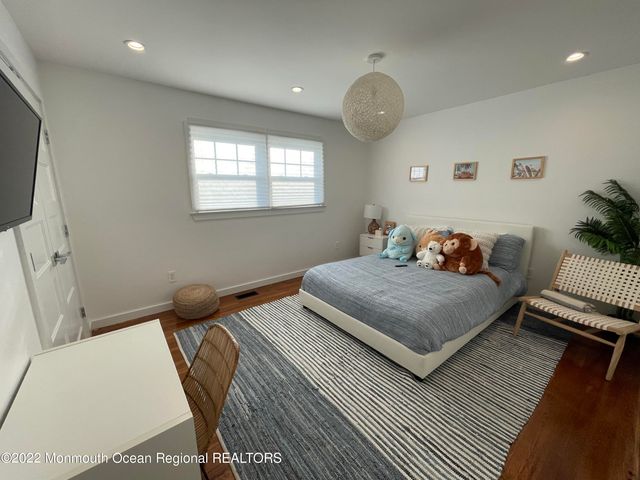 282 Berger Avenue, Oakhurst, NJ 07755