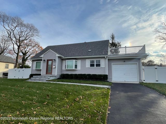 282 Berger Avenue, Oakhurst, NJ 07755