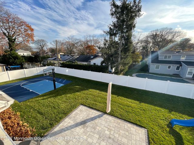 282 Berger Avenue, Oakhurst, NJ 07755