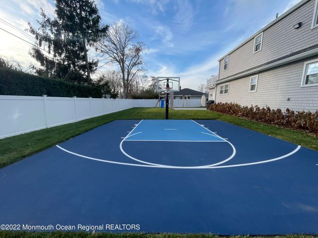 282 Berger Avenue, Oakhurst, NJ 07755