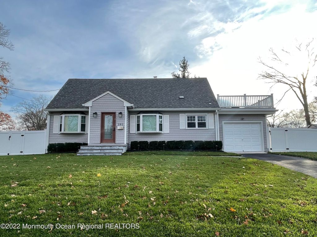 282 Berger Avenue, Oakhurst, NJ 07755