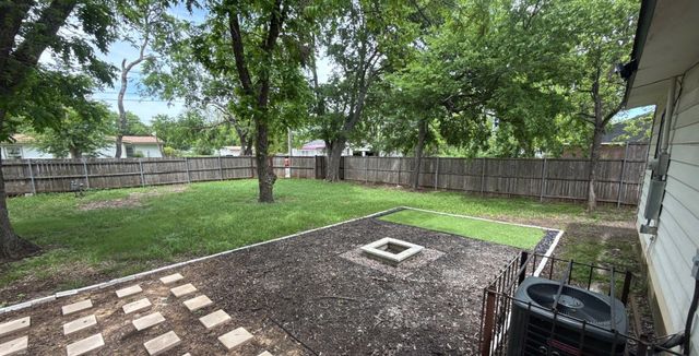 3155 E Ledbetter Drive, Dallas, TX 75216