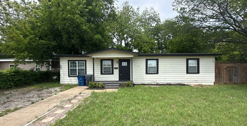 3155 E Ledbetter Drive, Dallas, TX 75216