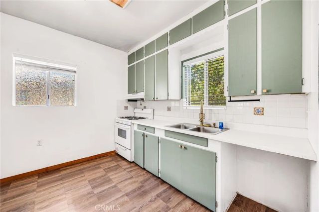 918 Terrace 49, Los Angeles, CA 90042