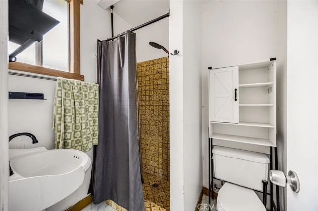 918 Terrace 49, Los Angeles, CA 90042