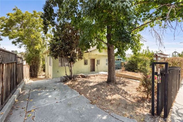 918 Terrace 49, Los Angeles, CA 90042