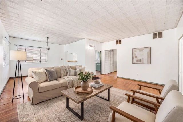 918 Terrace 49, Los Angeles, CA 90042