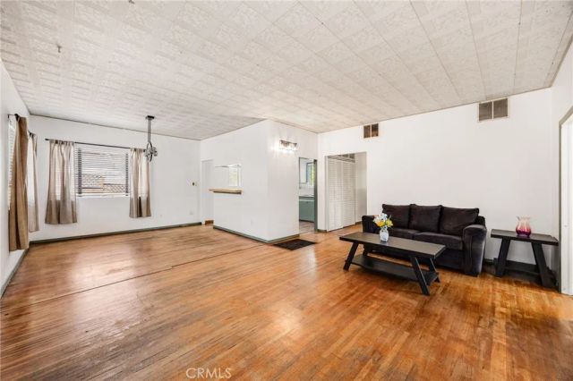 918 Terrace 49, Los Angeles, CA 90042