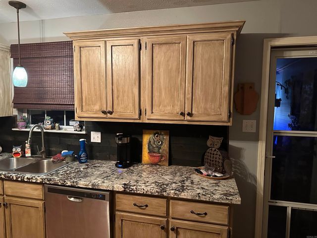 2911 Gage Dr, Benton, AR 72019