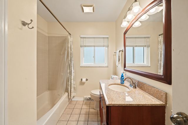 25 E Wilson Avenue, Lombard, IL 60148