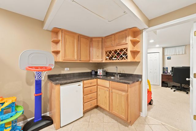 25 E Wilson Avenue, Lombard, IL 60148